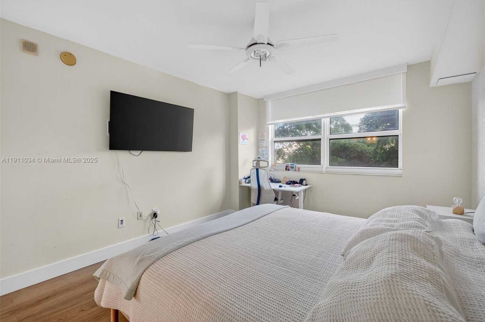 Small Image of 19501 WEST COUNTRY CLUB DR #313, Aventura Number 32