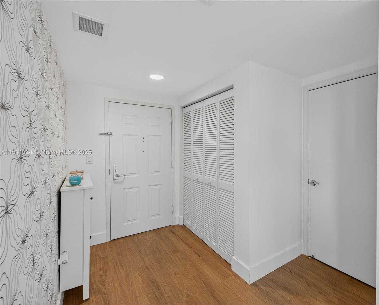 Small Image of 19501 WEST COUNTRY CLUB DR #313, Aventura Number 37