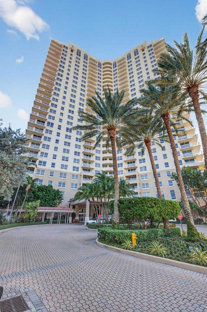 Small Image of 19501 WEST COUNTRY CLUB DR #313, Aventura Number 4