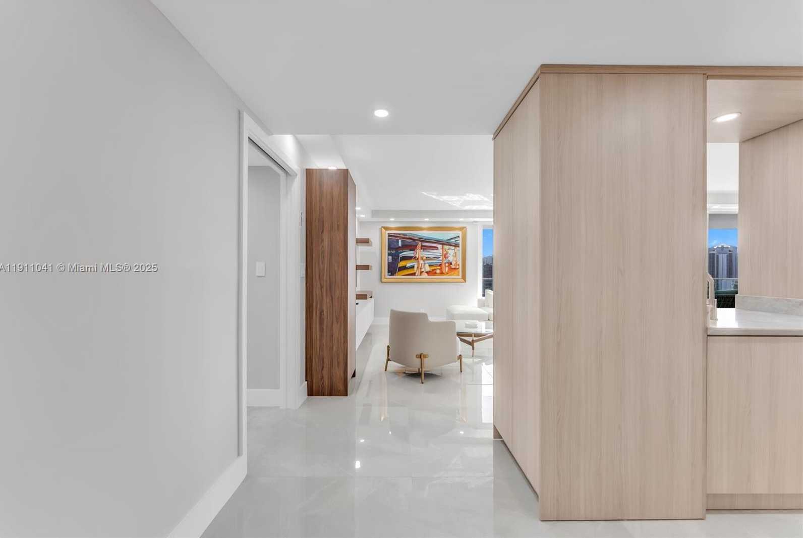 Small Image of 19707 TURNBERRY WAY #21E, Aventura Number 15