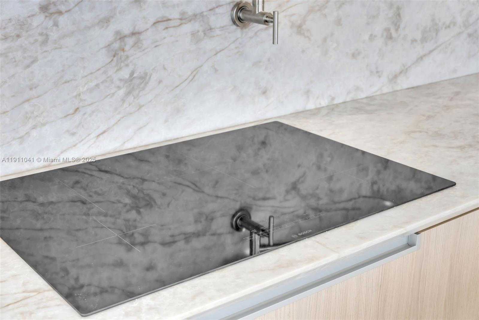 Small Image of 19707 TURNBERRY WAY #21E, Aventura Number 18