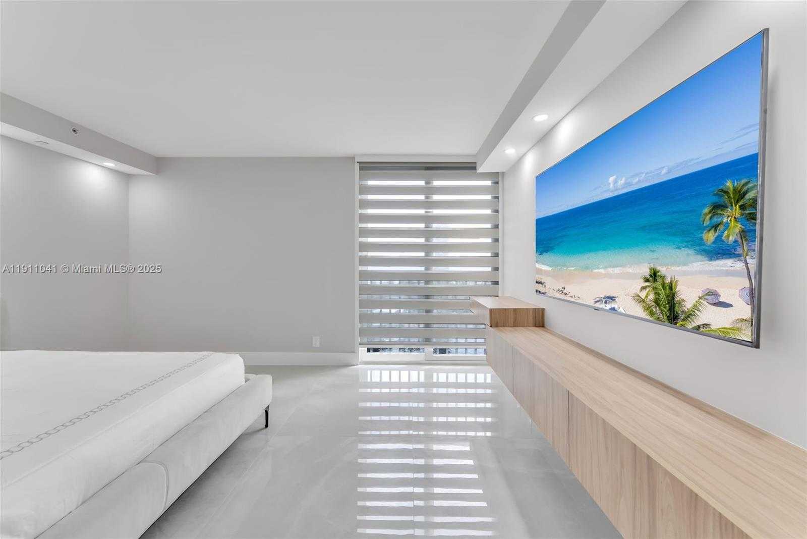 Small Image of 19707 TURNBERRY WAY #21E, Aventura Number 30