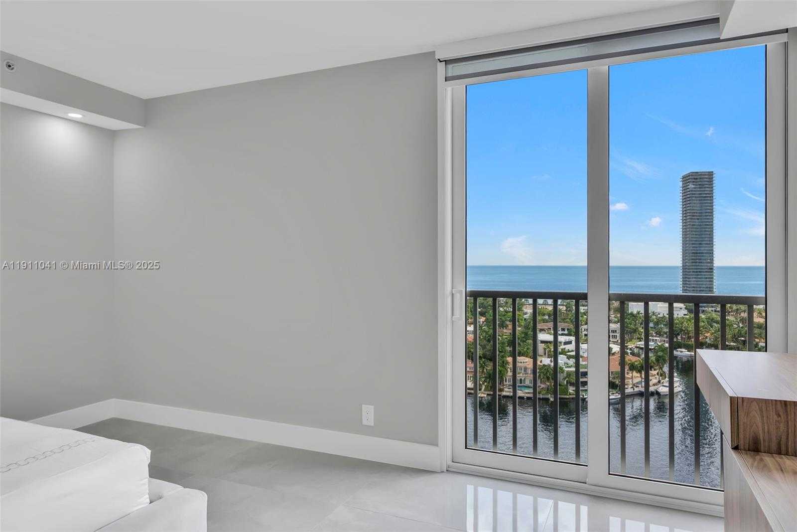 Small Image of 19707 TURNBERRY WAY #21E, Aventura Number 33