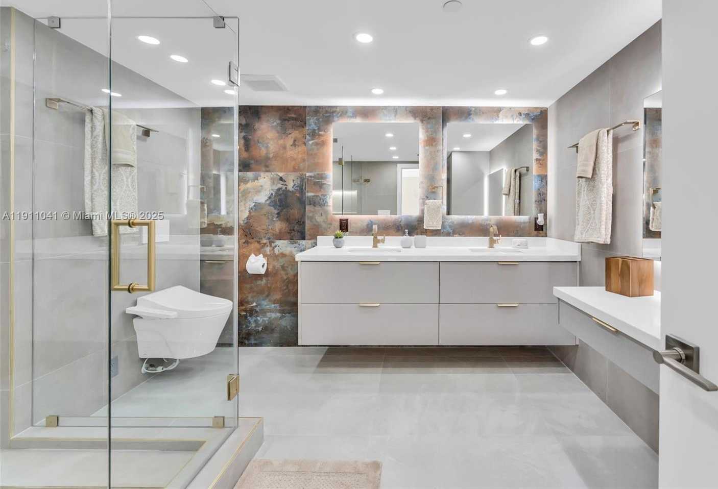 Small Image of 19707 TURNBERRY WAY #21E, Aventura Number 34