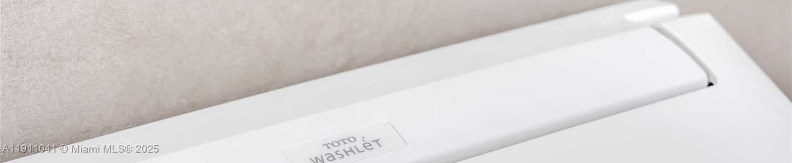 Small Image of 19707 TURNBERRY WAY #21E, Aventura Number 37