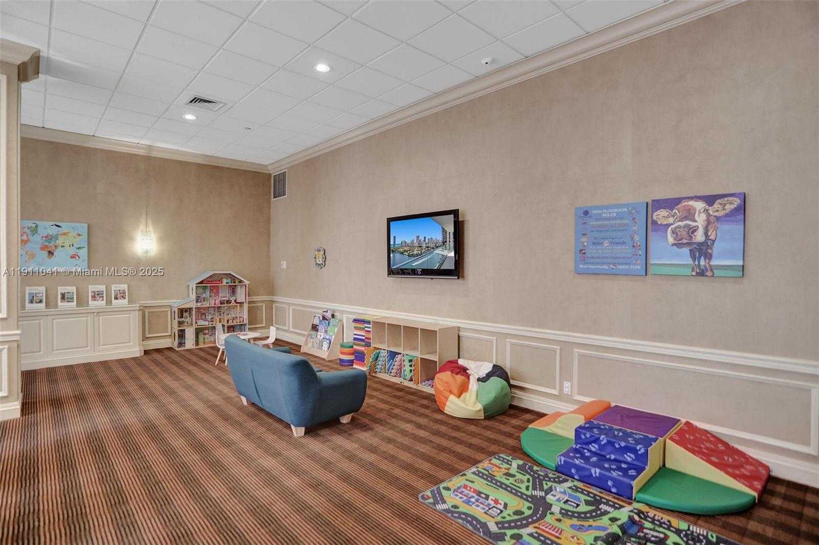 Small Image of 19707 TURNBERRY WAY #21E, Aventura Number 55