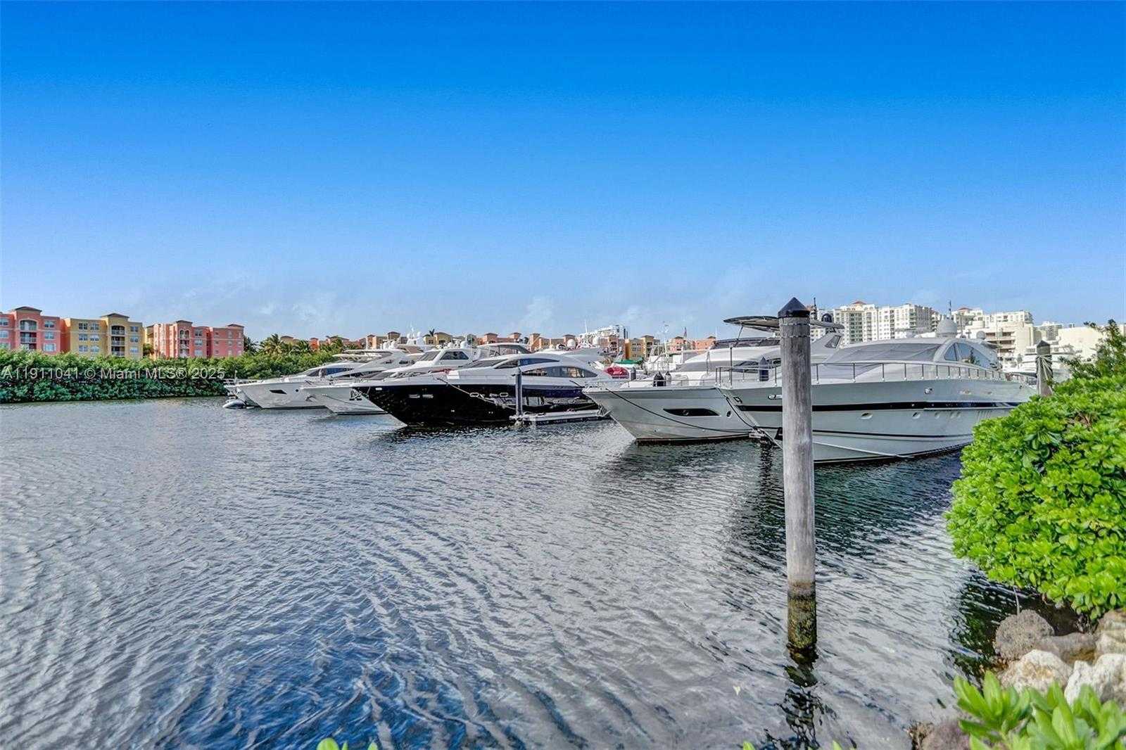 Small Image of 19707 TURNBERRY WAY #21E, Aventura Number 64