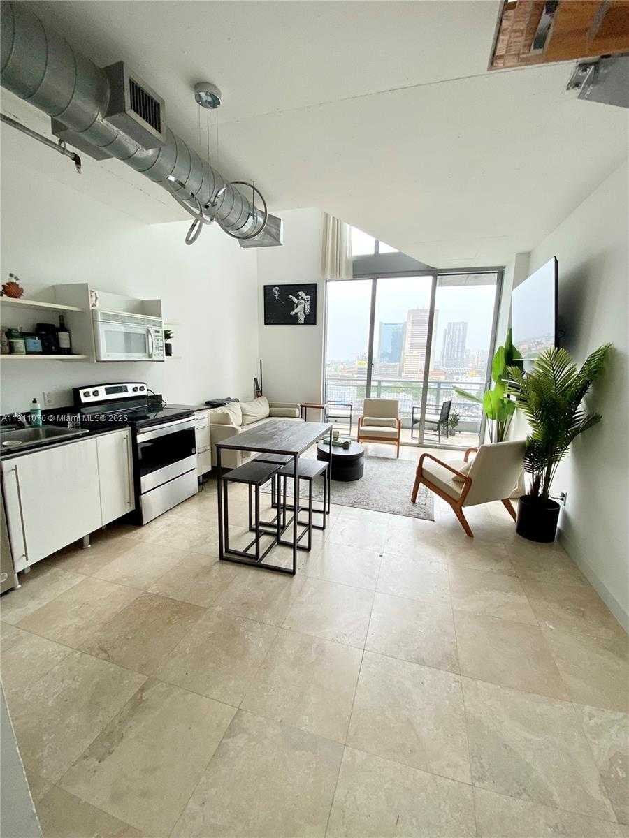 Small Image of 690 SOUTH WEST 1ST CT #1715, Miami Number 4