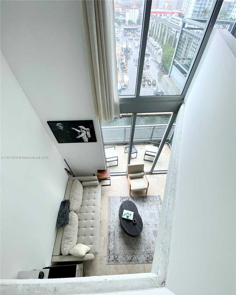 Small Image of 690 SOUTH WEST 1ST CT #1715, Miami Number 7