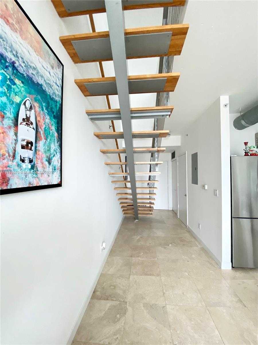 Small Image of 690 SOUTH WEST 1ST CT #1715, Miami Number 8