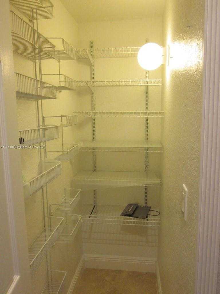 Small Image of 2920 CATALINA ST #2920, Miami Number 17