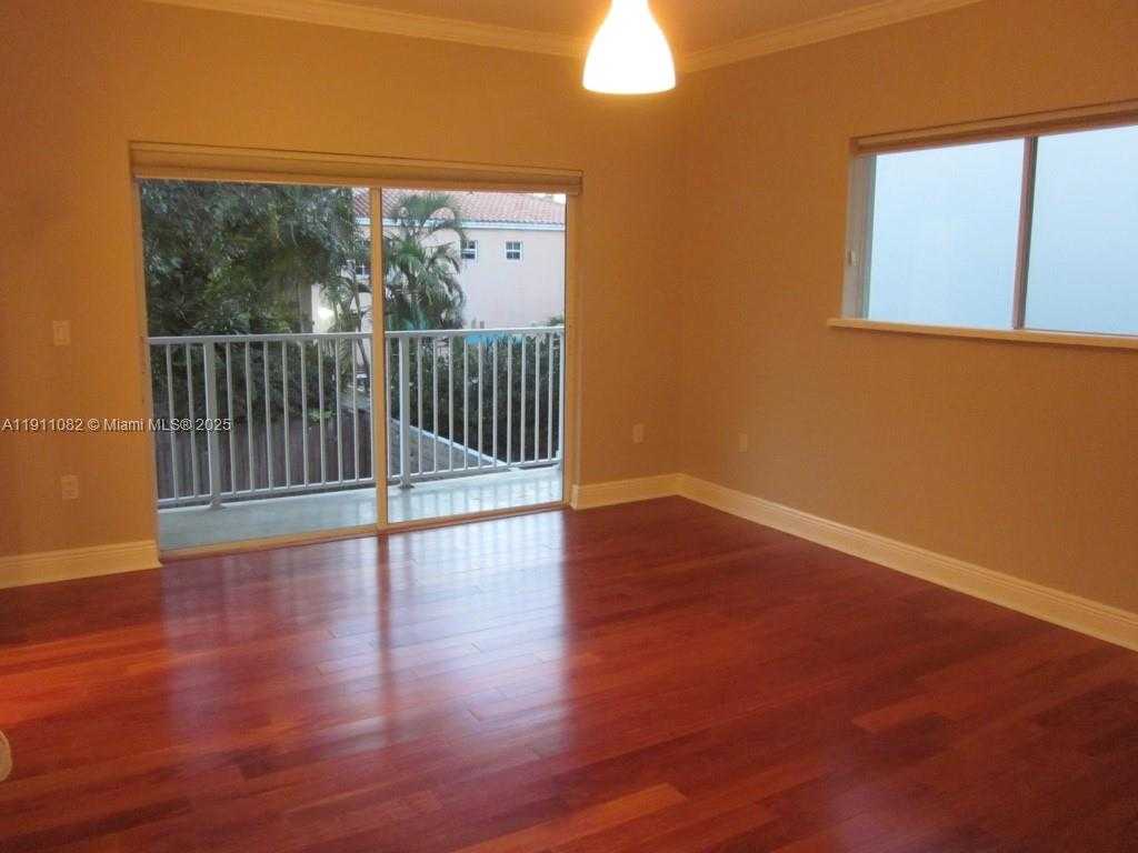 Small Image of 2920 CATALINA ST #2920, Miami Number 18