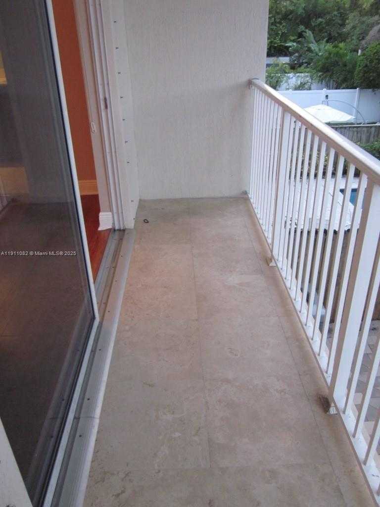 Small Image of 2920 CATALINA ST #2920, Miami Number 19