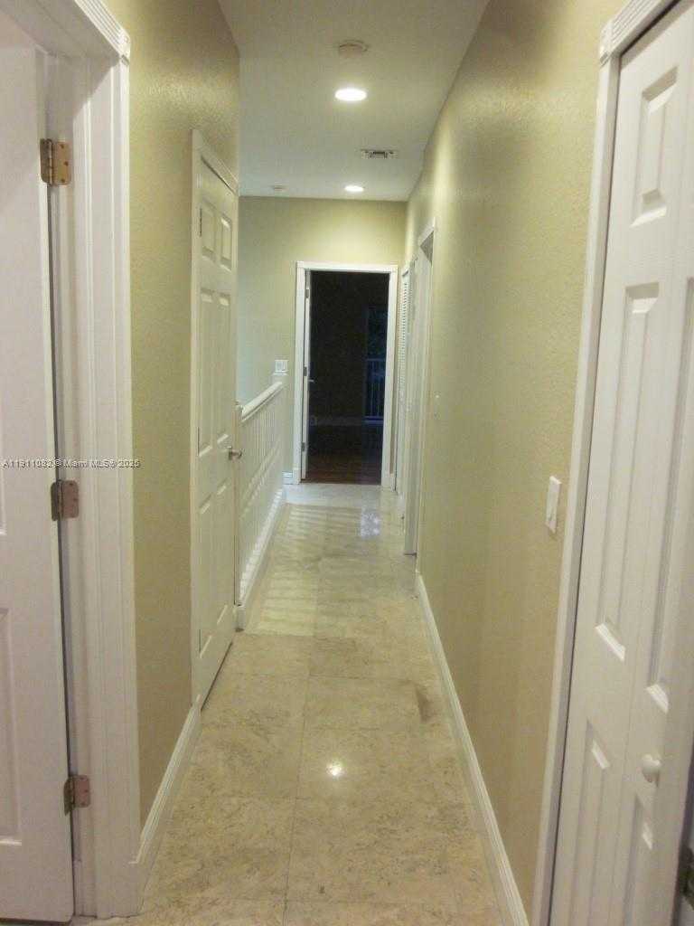 Small Image of 2920 CATALINA ST #2920, Miami Number 28