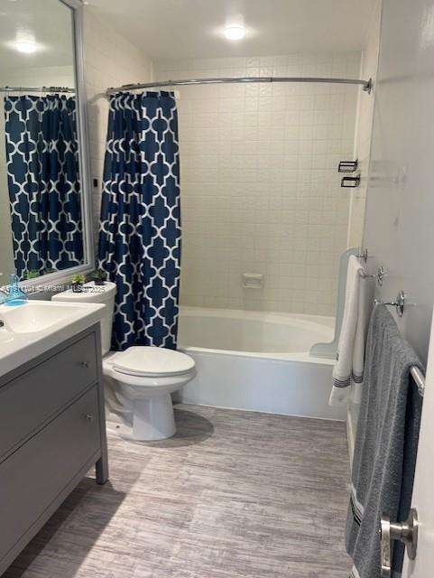 Small Image of 20900 LEEWARD CT #213-1, Aventura Number 26