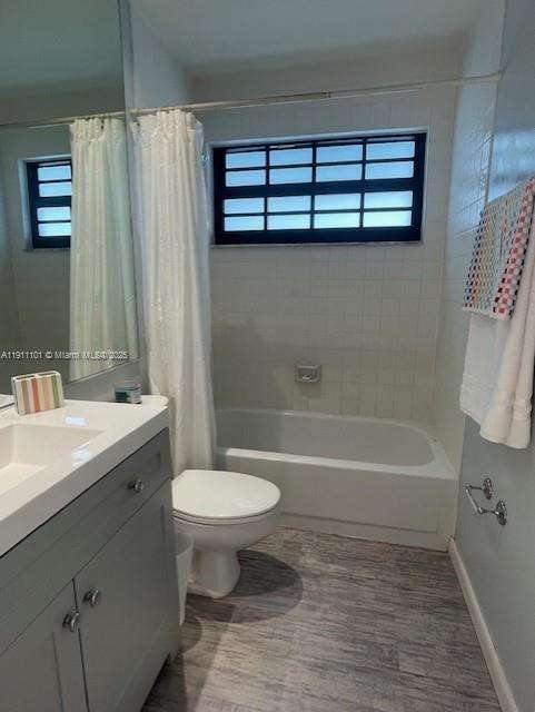 Small Image of 20900 LEEWARD CT #213-1, Aventura Number 30