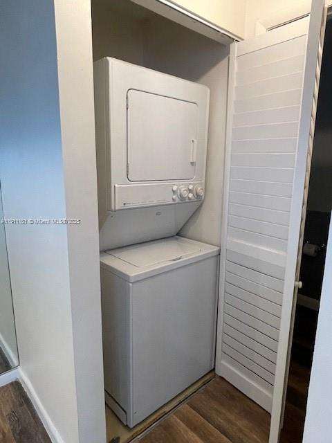 Small Image of 20900 LEEWARD CT #213-1, Aventura Number 31