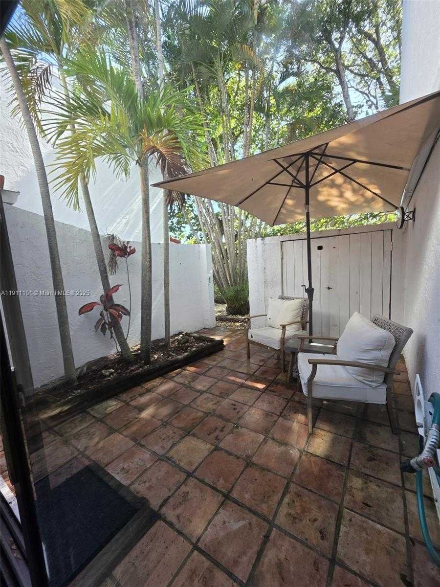 Small Image of 20900 LEEWARD CT #213-1, Aventura Number 33