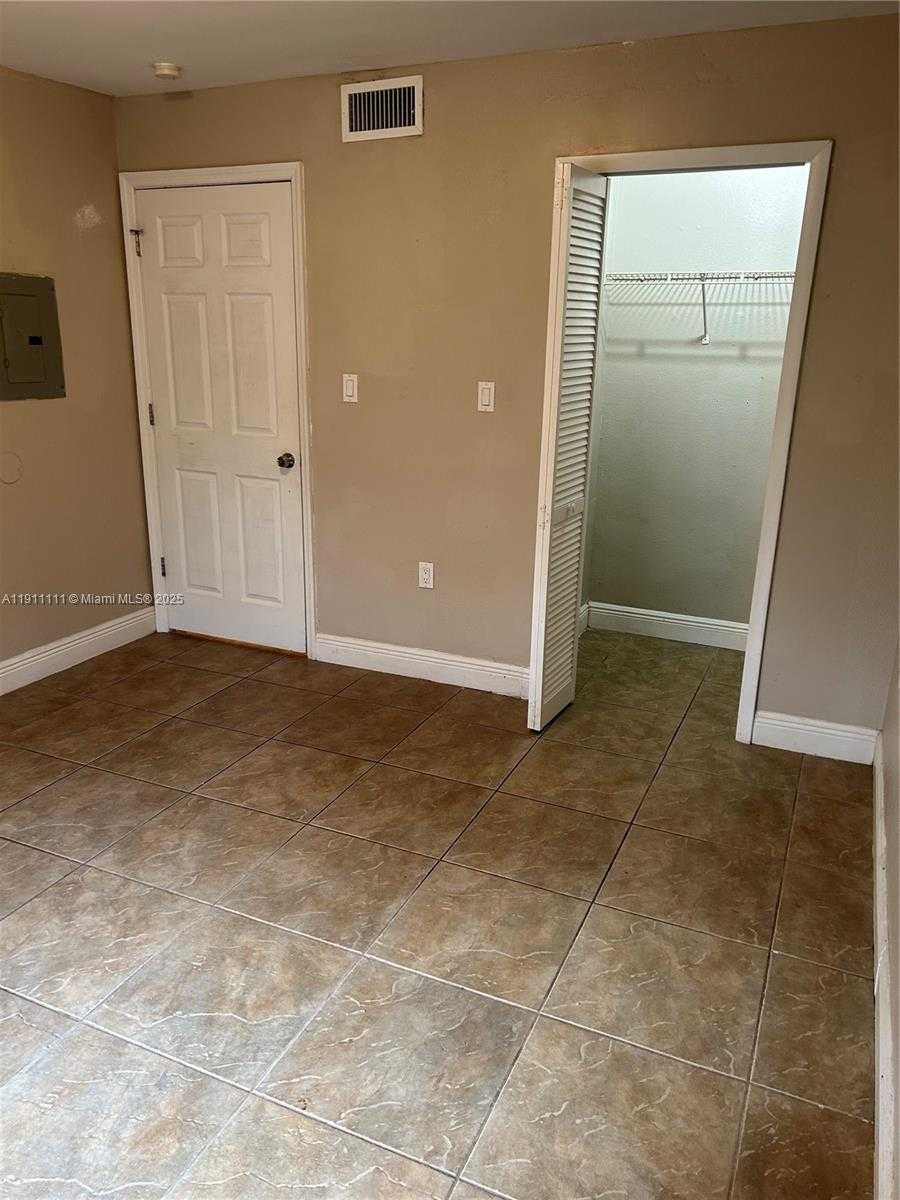 Small Image of 15551 SOUTH WEST 104TH TER #822, Miami Number 5