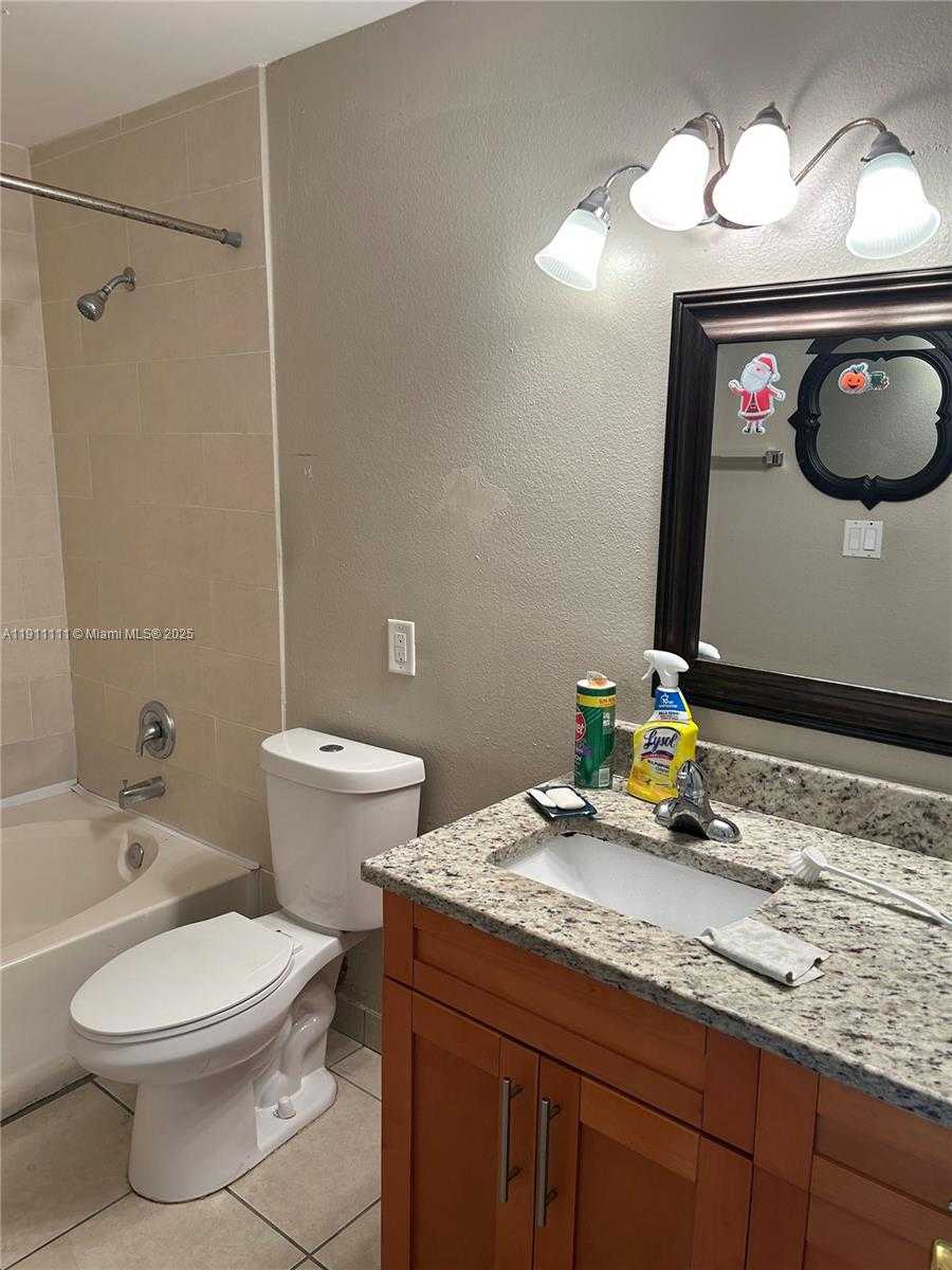 Small Image of 15551 SOUTH WEST 104TH TER #822, Miami Number 9