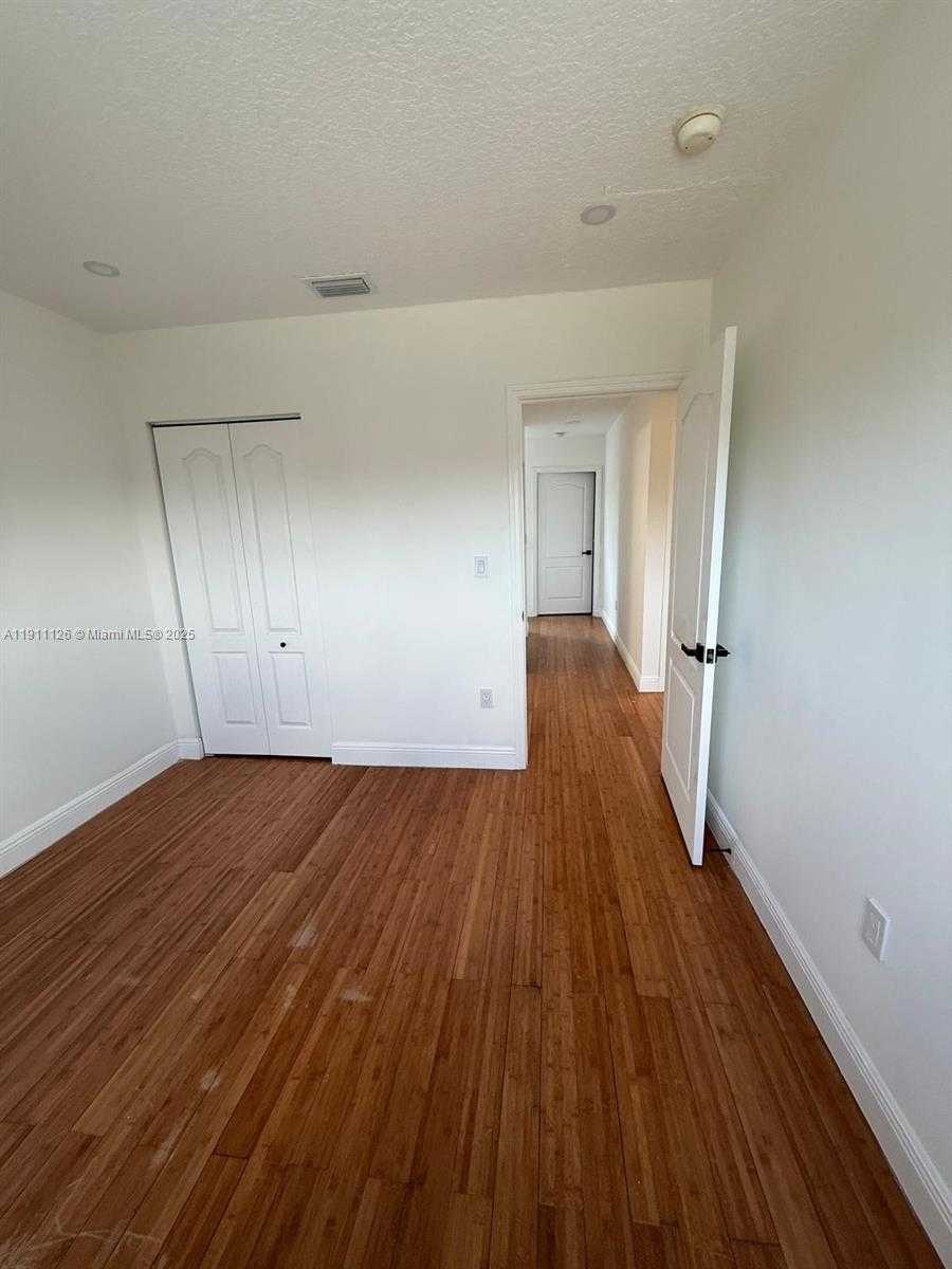 Small Image of 14848 SOUTH WEST 180TH ST, Miami Number 11