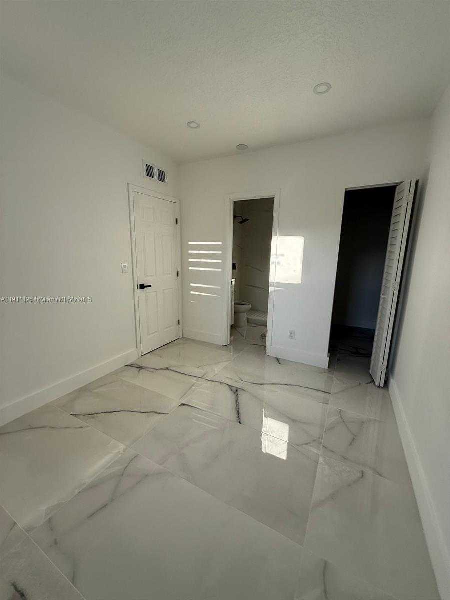 Small Image of 14848 SOUTH WEST 180TH ST, Miami Number 14