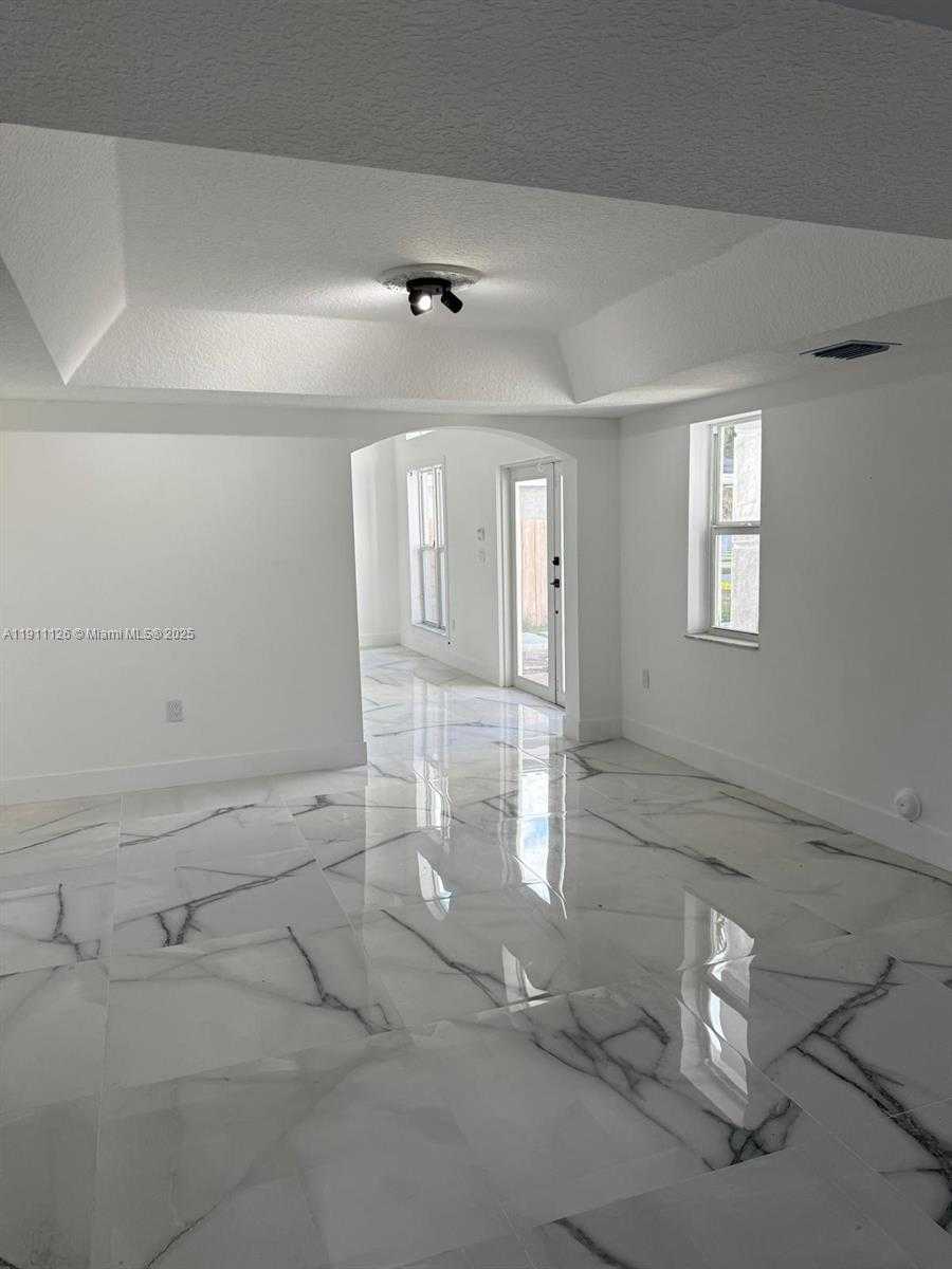 Small Image of 14848 SOUTH WEST 180TH ST, Miami Number 6