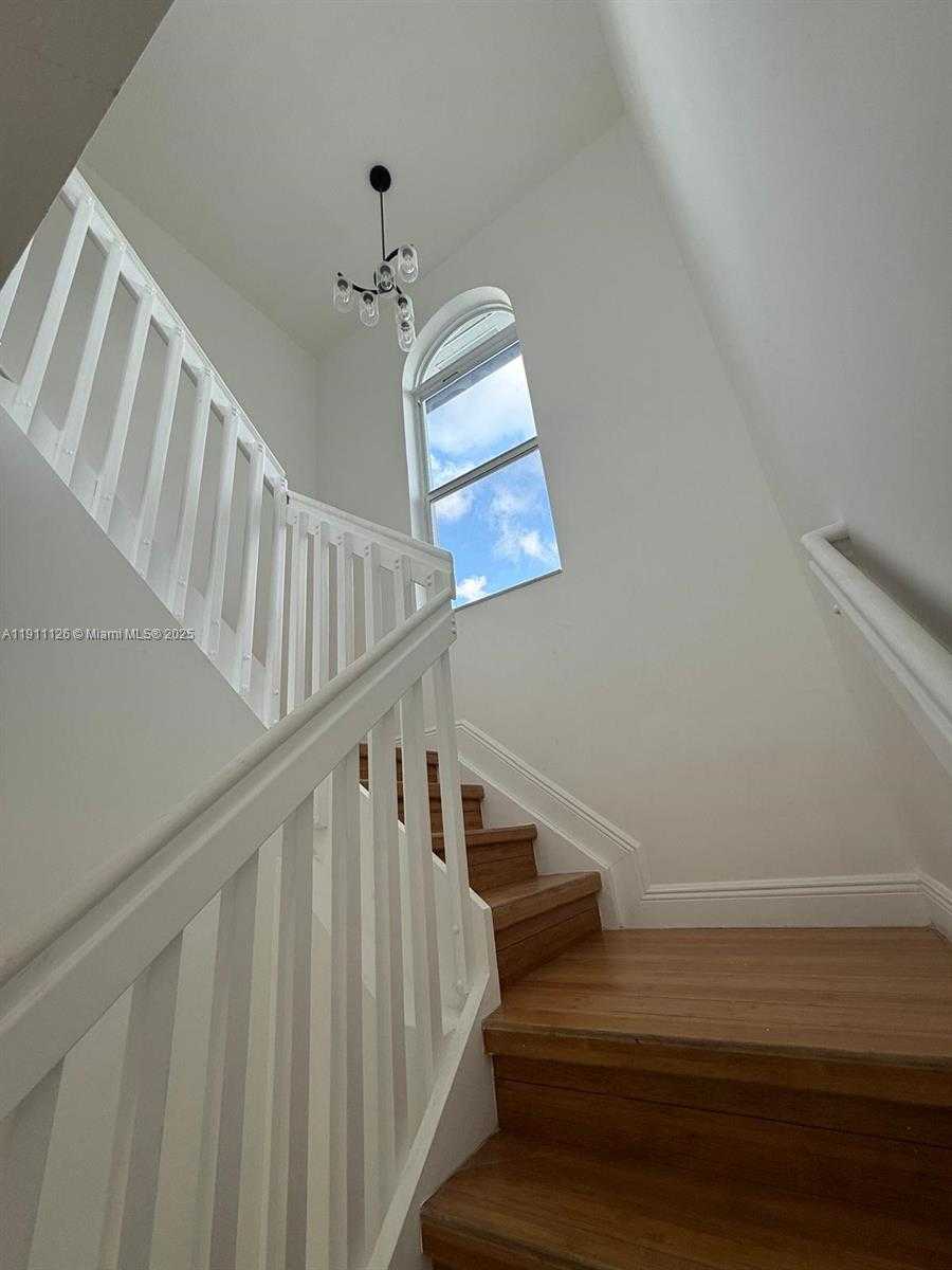 Small Image of 14848 SOUTH WEST 180TH ST, Miami Number 8