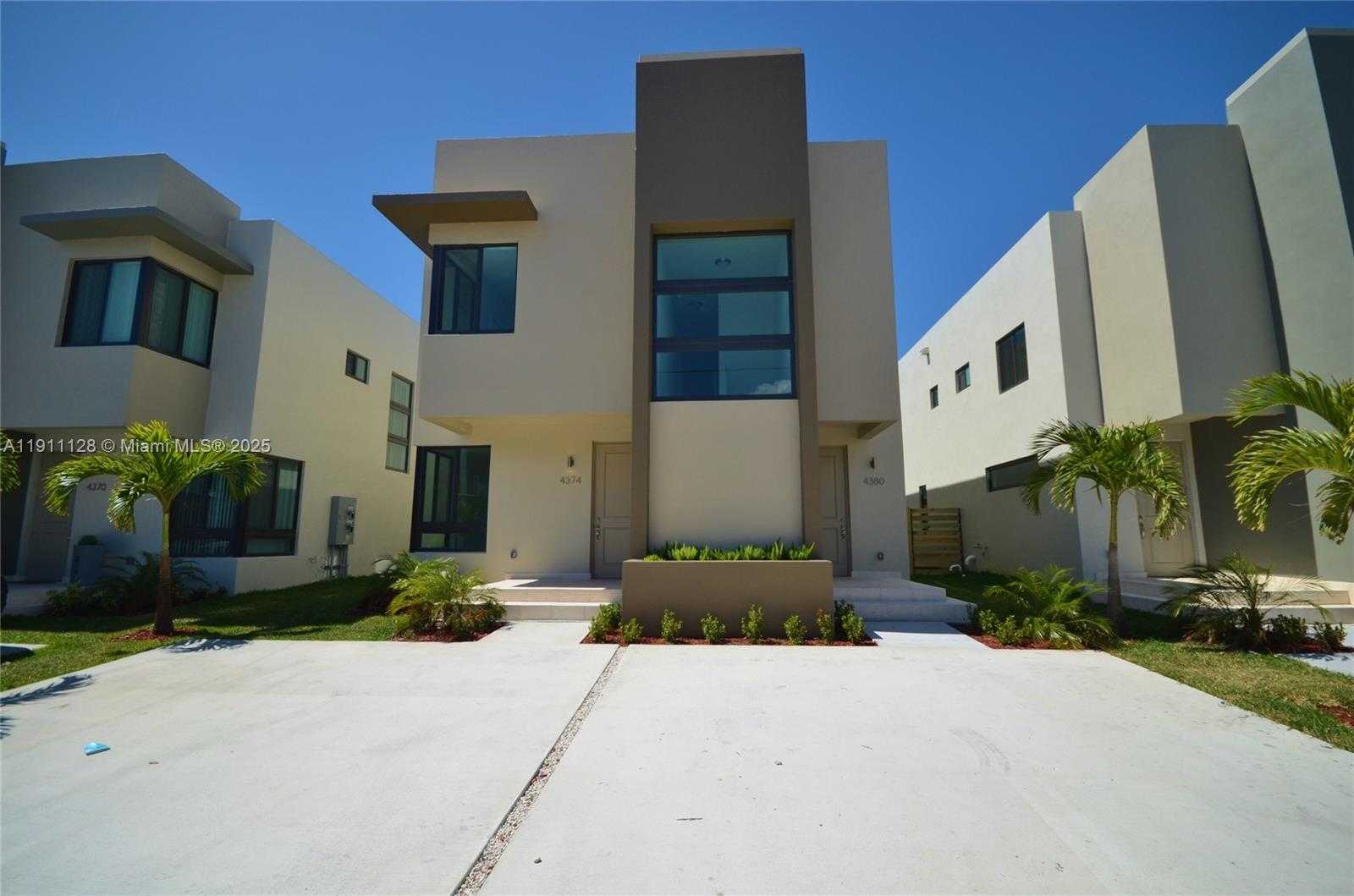 Small Image of 4374 EAST 10TH AVE #4374, Hialeah Number 2