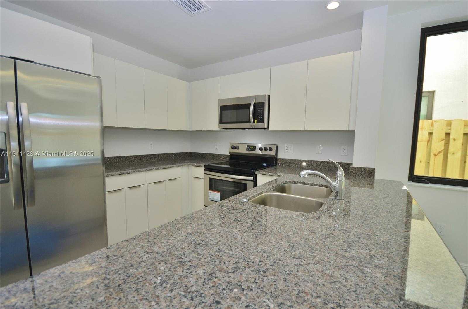 Small Image of 4374 EAST 10TH AVE #4374, Hialeah Number 9