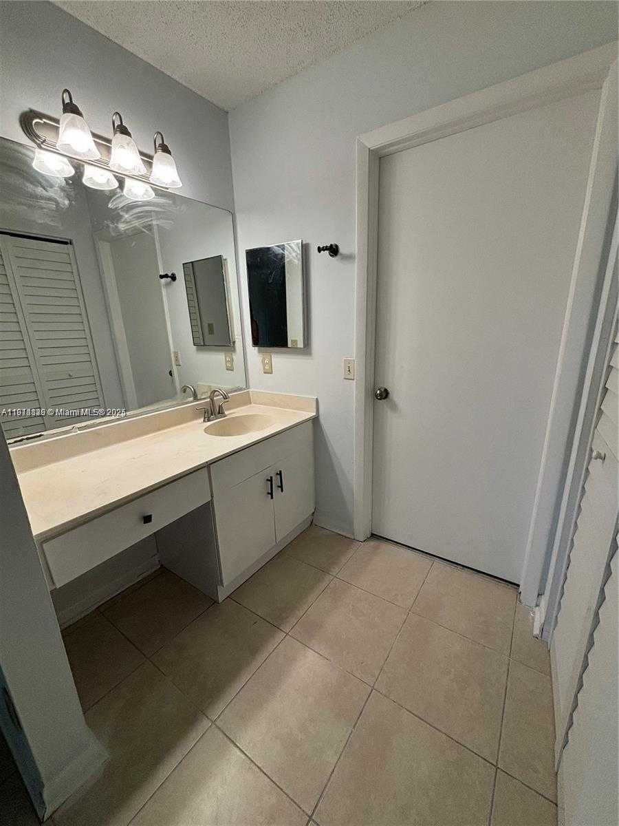 Small Image of 9081 SOUTH WEST 138TH PL #9081, Miami Number 14