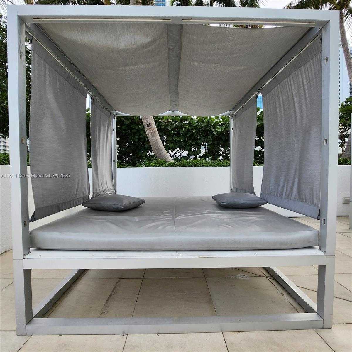 Small Image of 950 BRICKELL BAY DR #3702, Miami Number 24