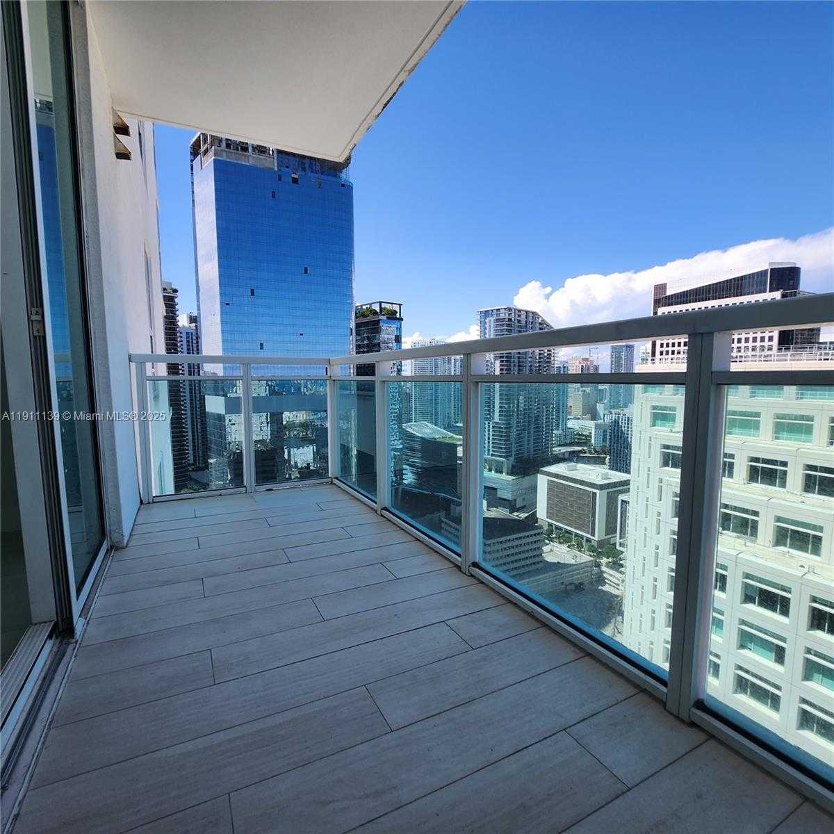 Small Image of 950 BRICKELL BAY DR #3702, Miami Number 4