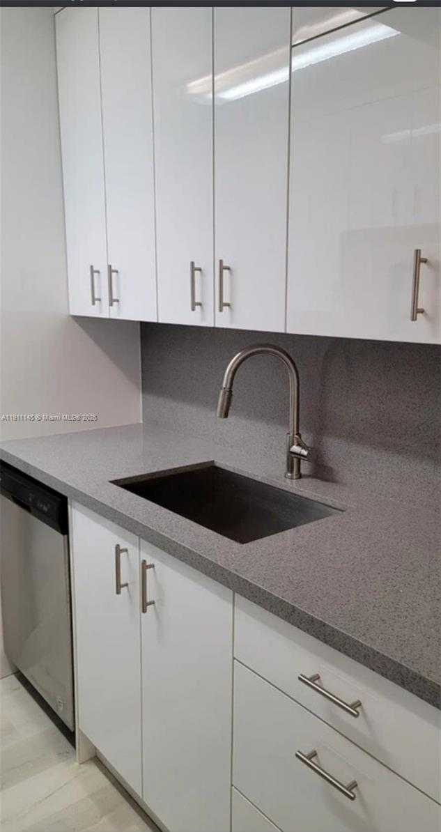 Small Image of 10790 NORTH KENDALL DR #C8, Miami Number 4