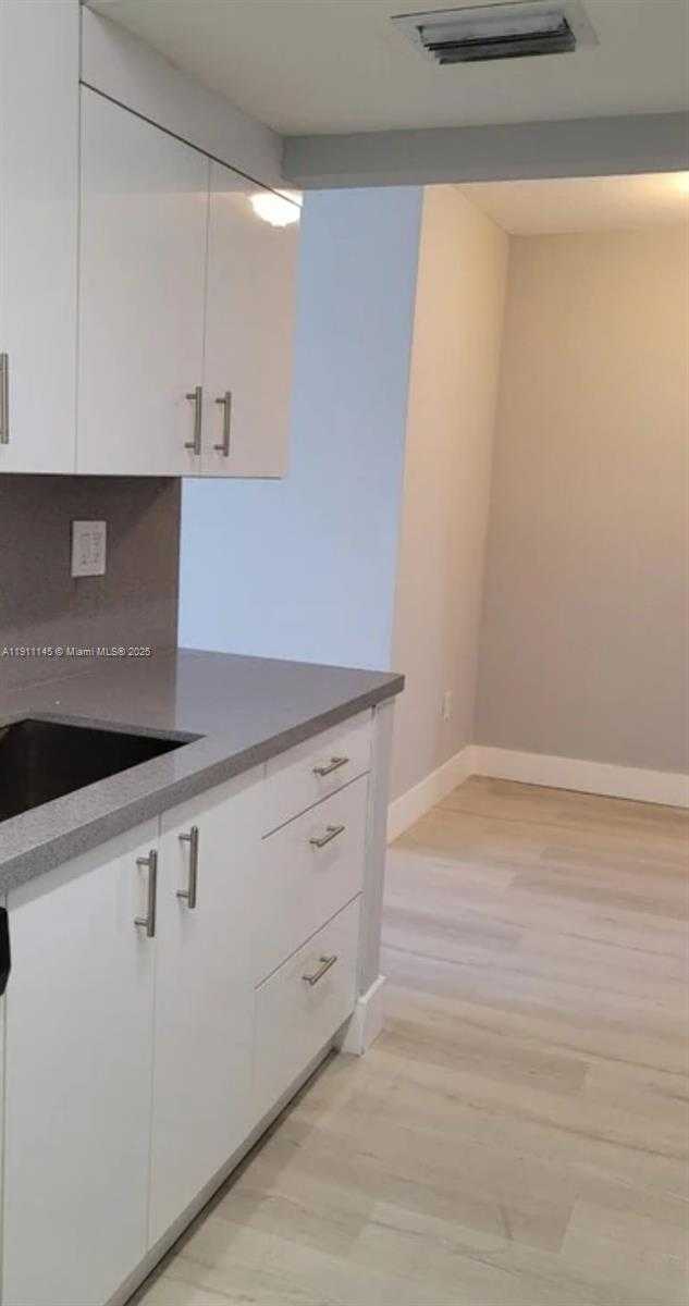 Small Image of 10790 NORTH KENDALL DR #C8, Miami Number 5