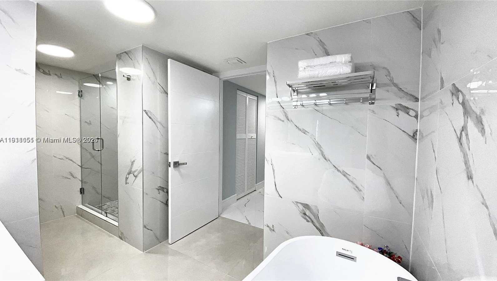 Small Image of 1717 NORTH BAYSHORE DR #A-1950, Miami Number 12