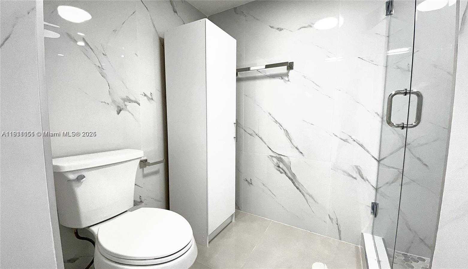 Small Image of 1717 NORTH BAYSHORE DR #A-1950, Miami Number 15