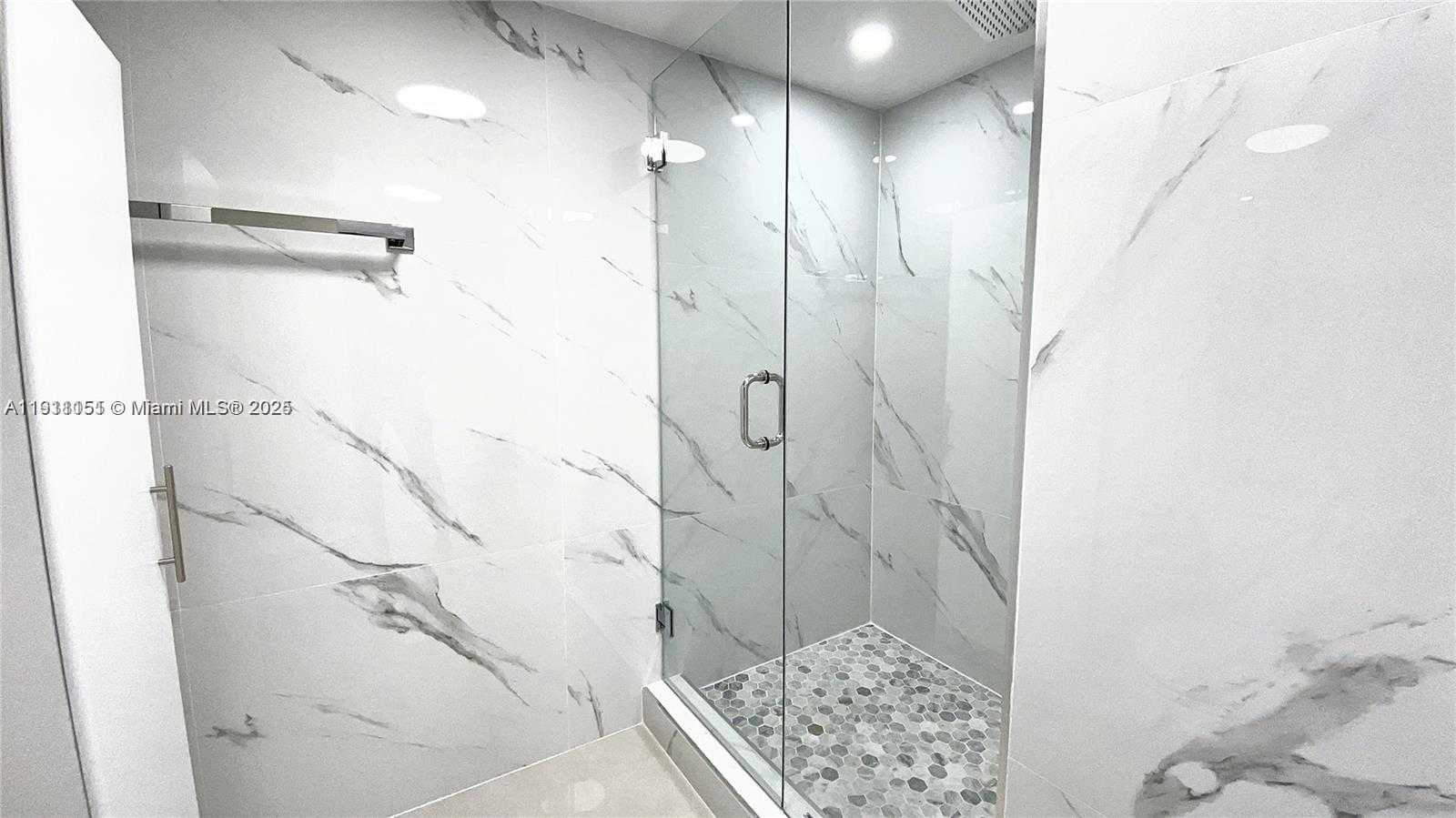 Small Image of 1717 NORTH BAYSHORE DR #A-1950, Miami Number 17