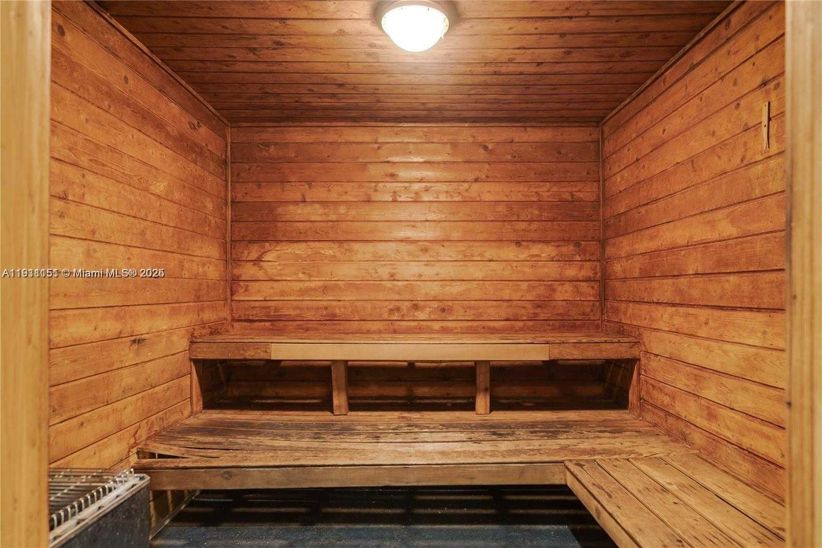 Small Image of 1717 NORTH BAYSHORE DR #A-1950, Miami Number 34