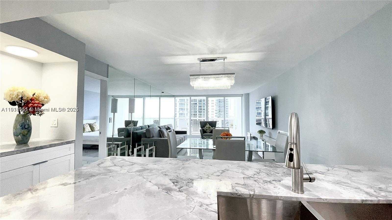 Small Image of 1717 NORTH BAYSHORE DR #A-1950, Miami Number 5