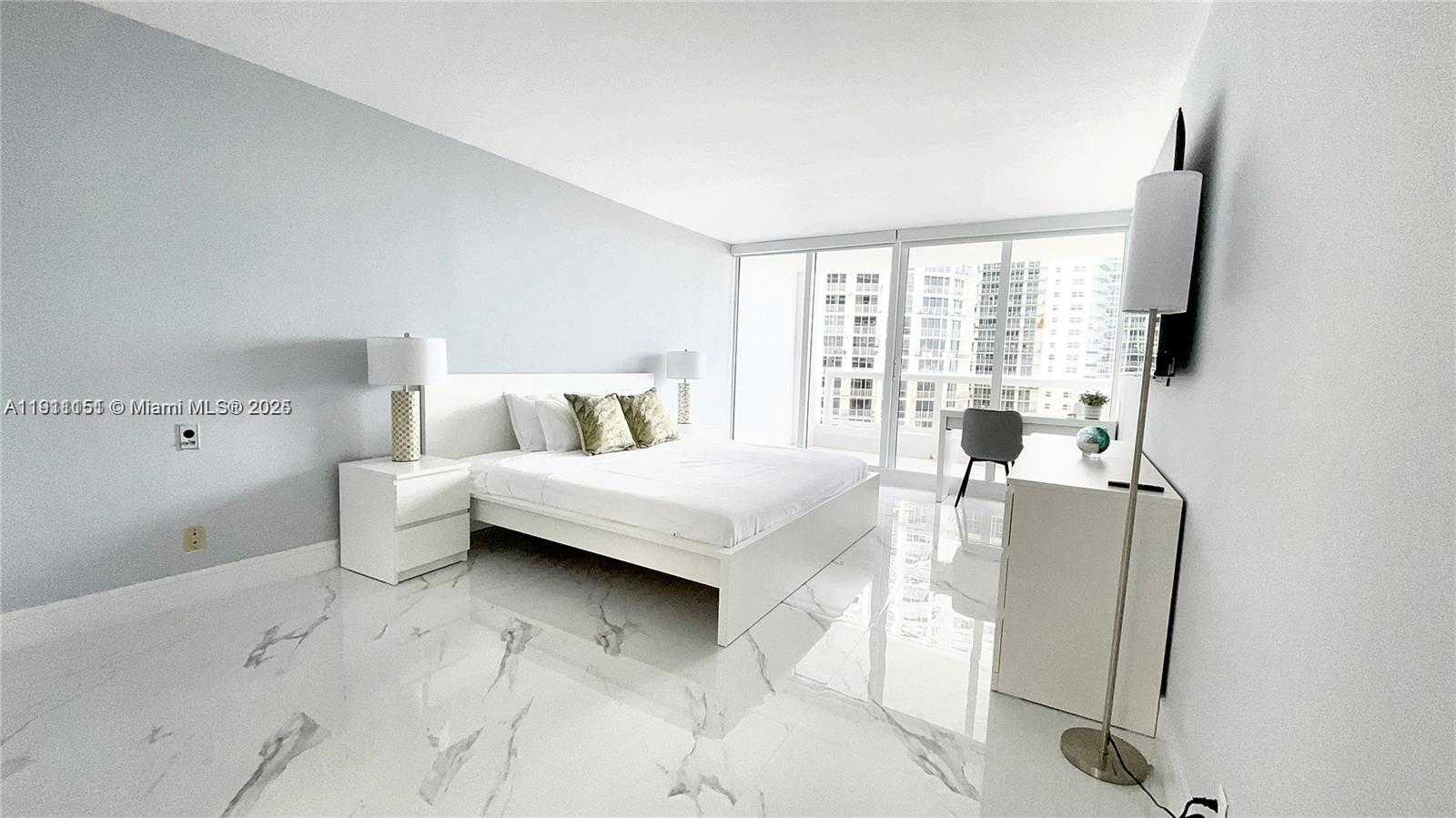 Small Image of 1717 NORTH BAYSHORE DR #A-1950, Miami Number 9