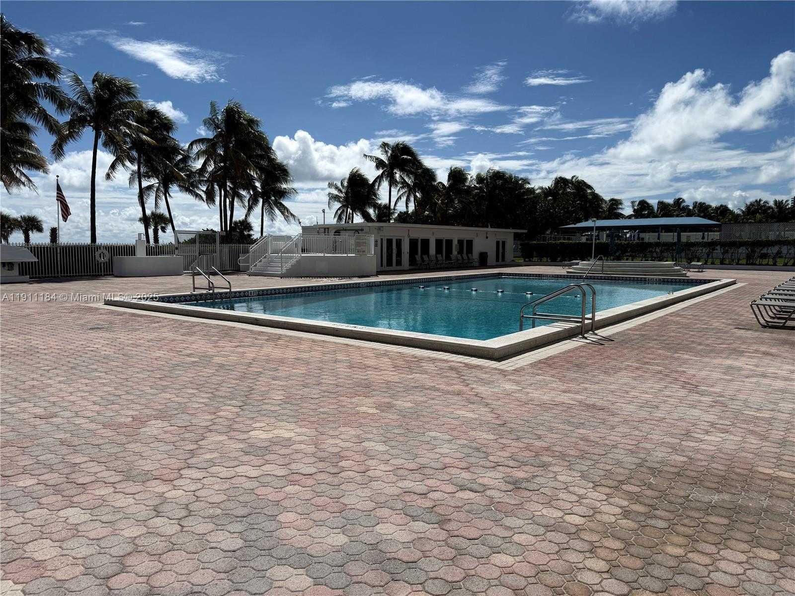 Small Image of 5005 COLLINS AVE #823, Miami Beach Number 10