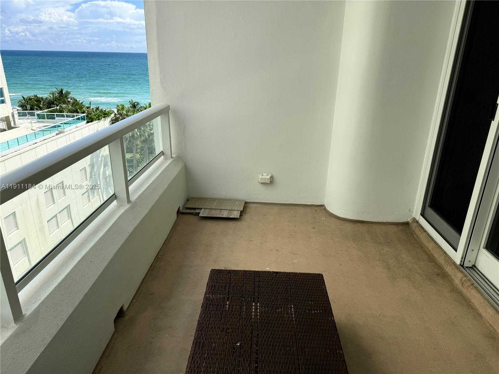 Small Image of 5005 COLLINS AVE #823, Miami Beach Number 17