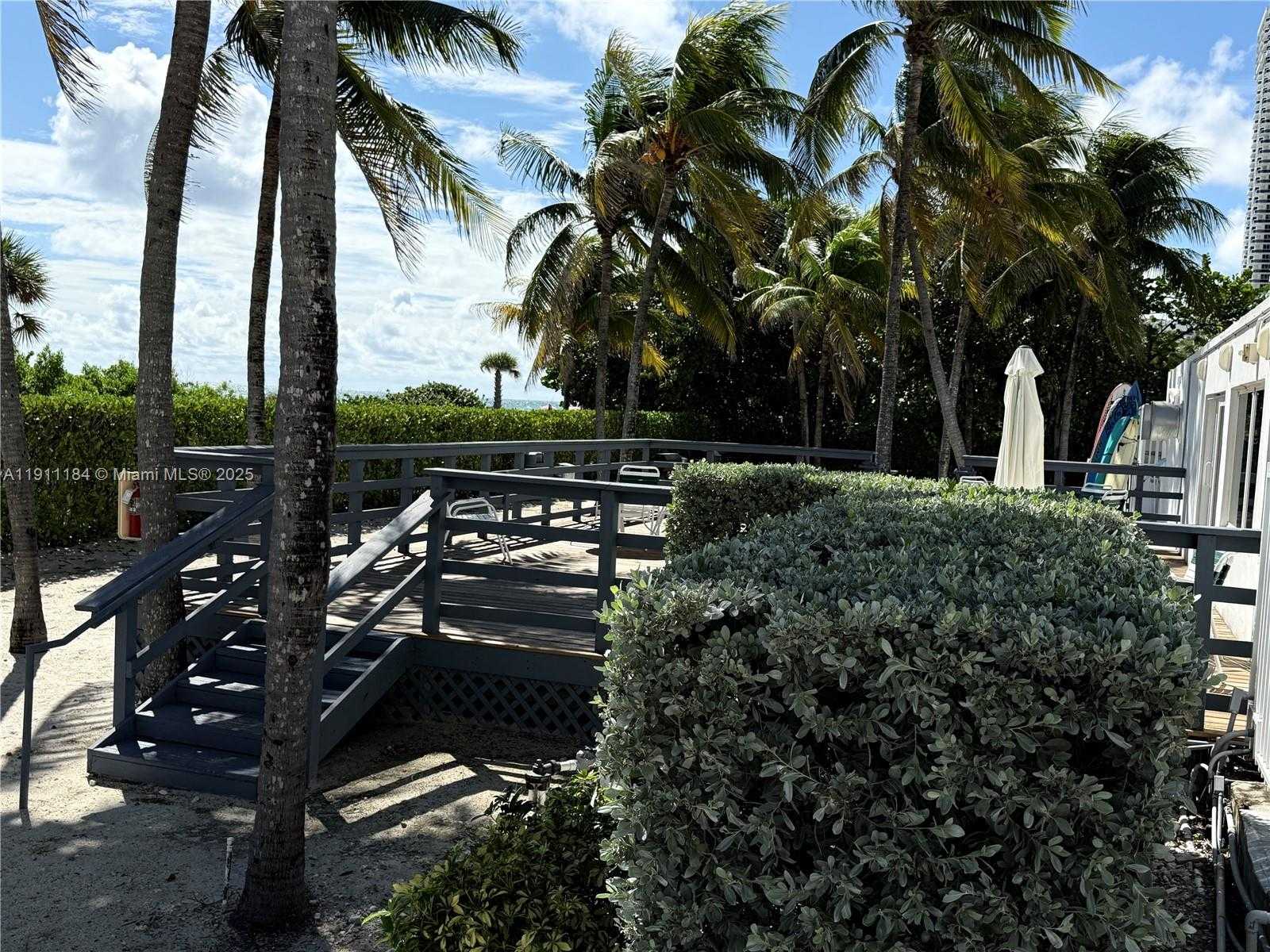 Small Image of 5005 COLLINS AVE #823, Miami Beach Number 21