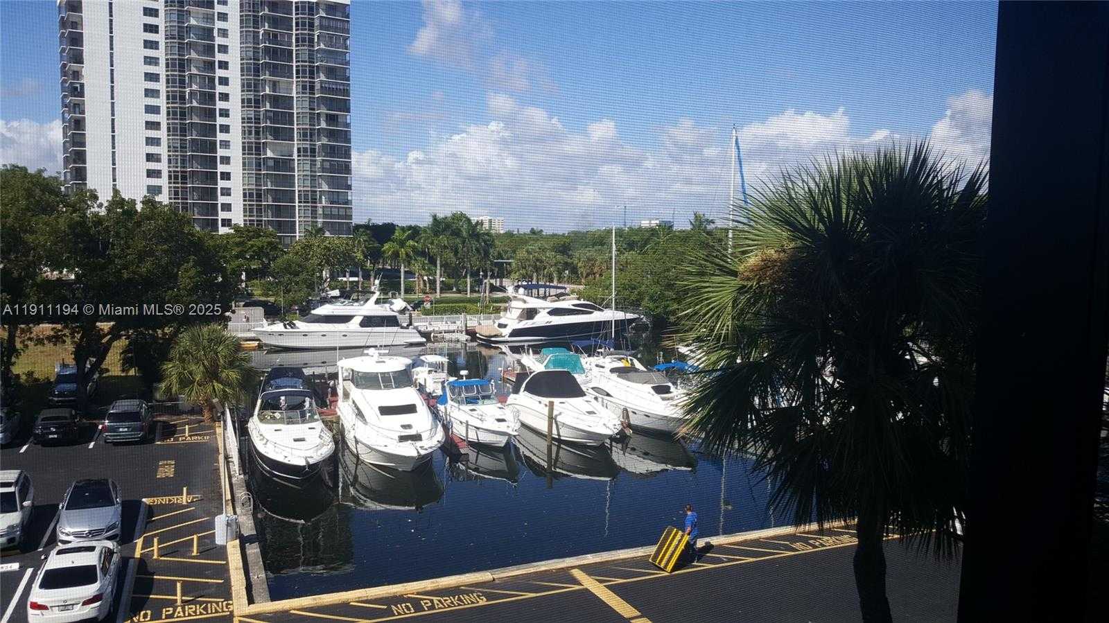 Small Image of 3401 NORTH COUNTRY CLUB DR #412, Aventura Number 1