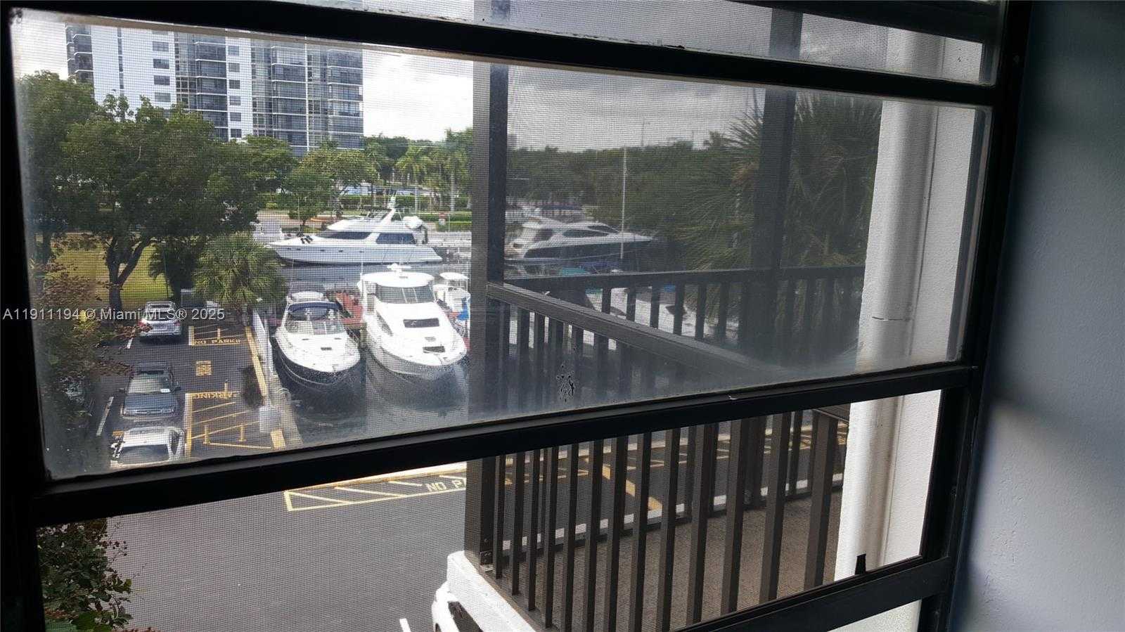 Small Image of 3401 NORTH COUNTRY CLUB DR #412, Aventura Number 12