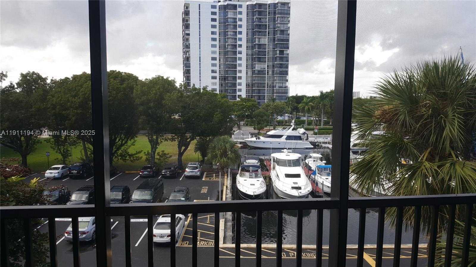 Small Image of 3401 NORTH COUNTRY CLUB DR #412, Aventura Number 22