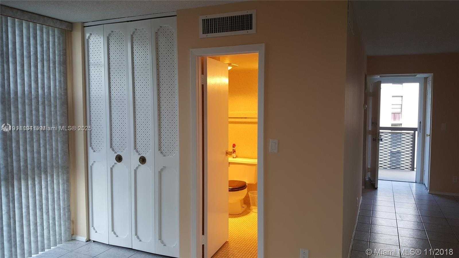 Small Image of 3401 NORTH COUNTRY CLUB DR #412, Aventura Number 25