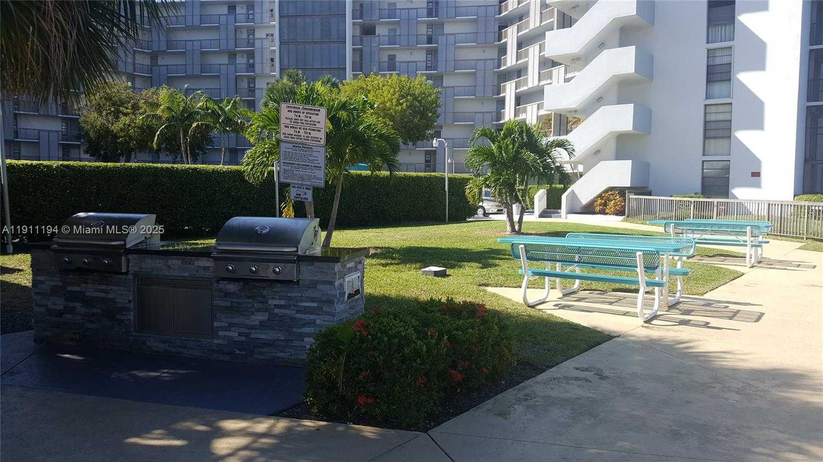 Small Image of 3401 NORTH COUNTRY CLUB DR #412, Aventura Number 4
