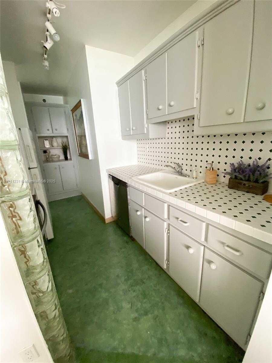 Small Image of 100 LINCOLN RD #1515, Miami Beach Number 13